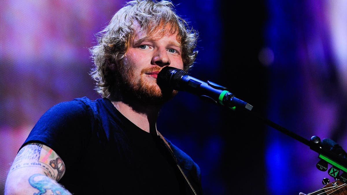 مشاهير يطرحون مقتنيات شخصية للبيع دعماً لعمل منظمة الصحة في أوكرانيا  