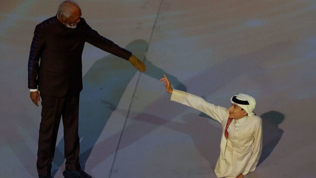 بنصف جسد خطف أضواء المونديال.. غانم أمسك بمورغان فريمان