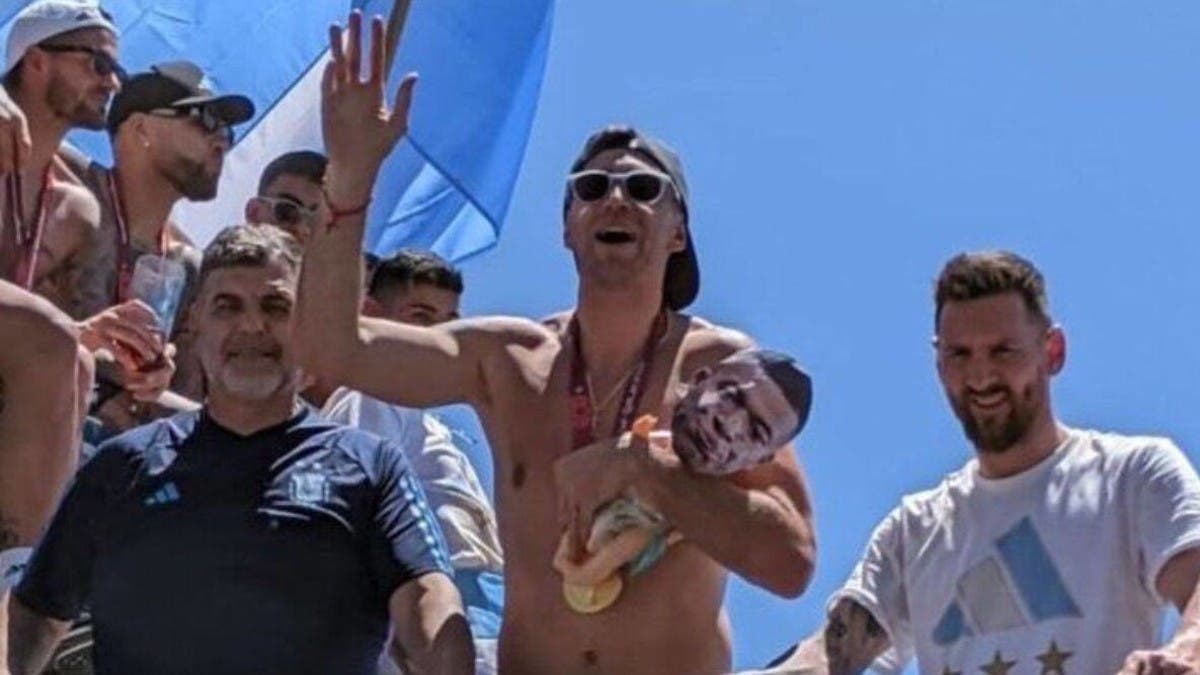 بعد استفزاز الفرنسيين.. بطل العالم يشتري كلبا باهظ الثمن لحمايته