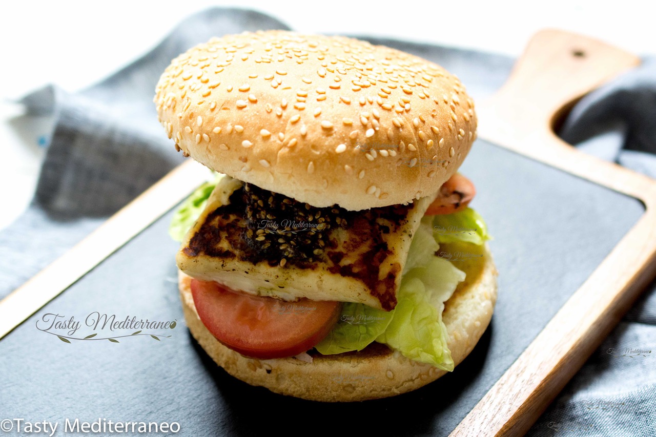 برغر بجبنة الحلوم – Tasty Mediterraneo