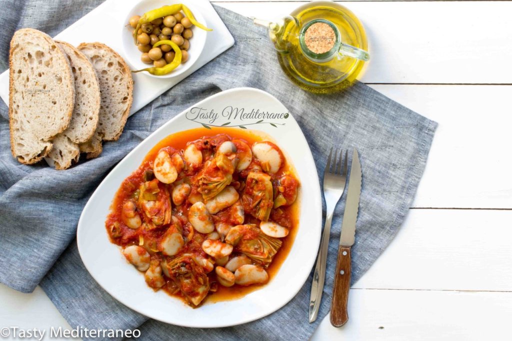 فاصوليا بيضاء مع الأرضي شوكي والبندورة على الطريقة المتوسطية – Tasty Mediterraneo