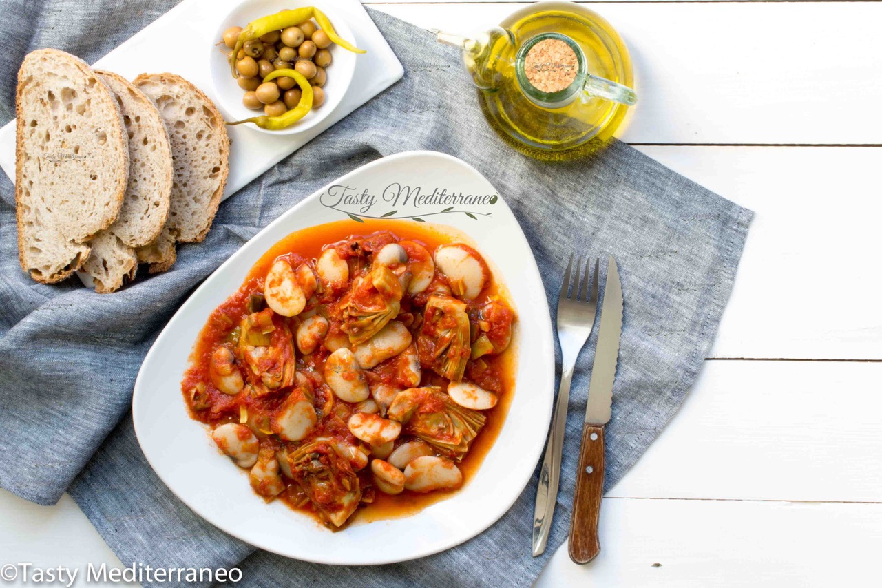 فاصوليا بيضاء مع الأرضي شوكي والبندورة على الطريقة المتوسطية – Tasty Mediterraneo