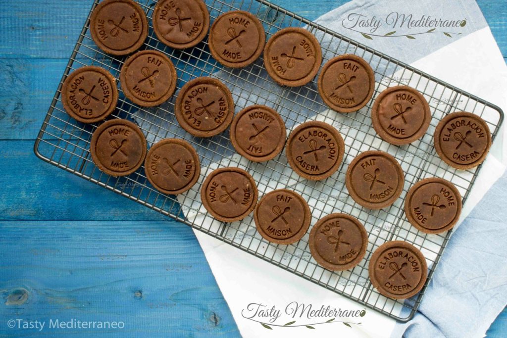 بسكويت بالحمص والشوكولا – Tasty Mediterraneo