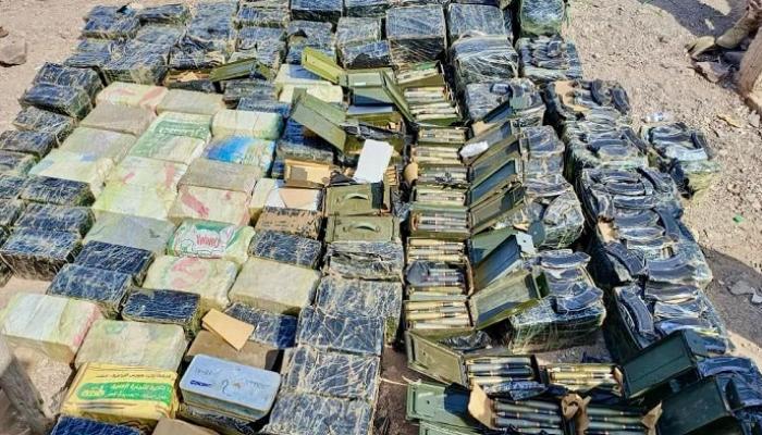 قرب مضيق باب المندب.. ضبط شحنة ذخائر قبل وصولها للحوثيين