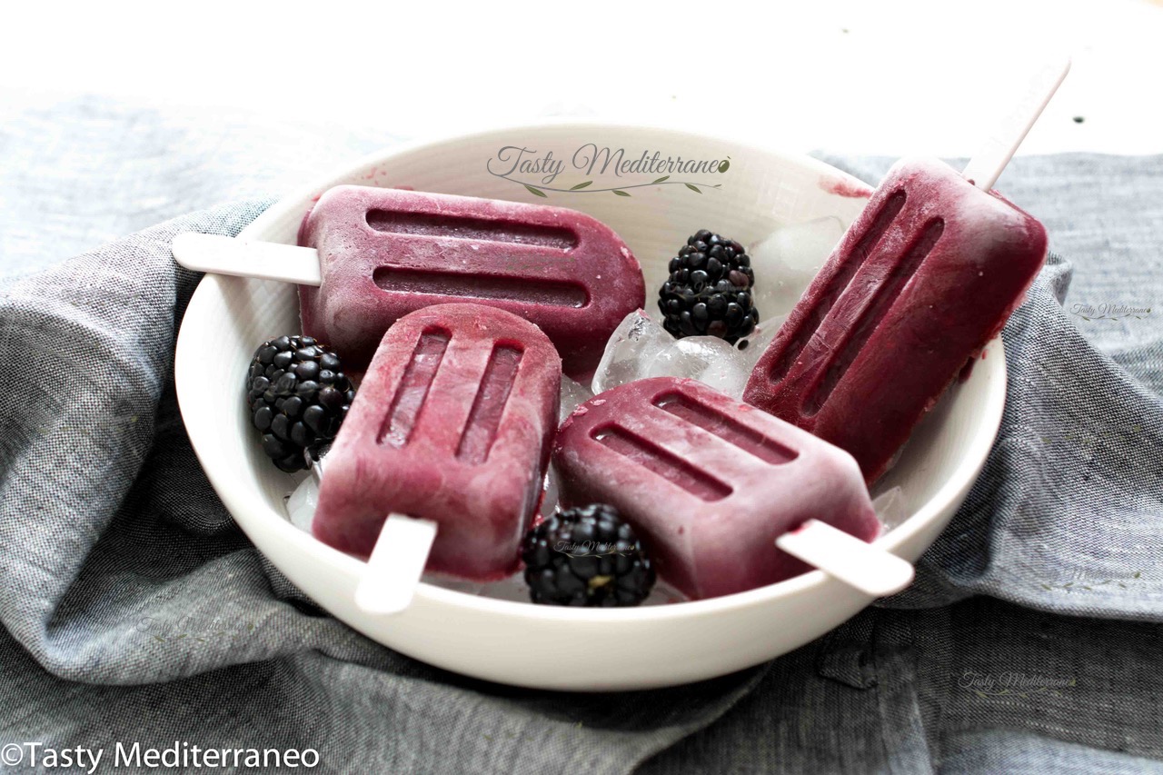 بوظة (اسكيمو) بنكهة التوت والموزواللبن – Tasty Mediterraneo