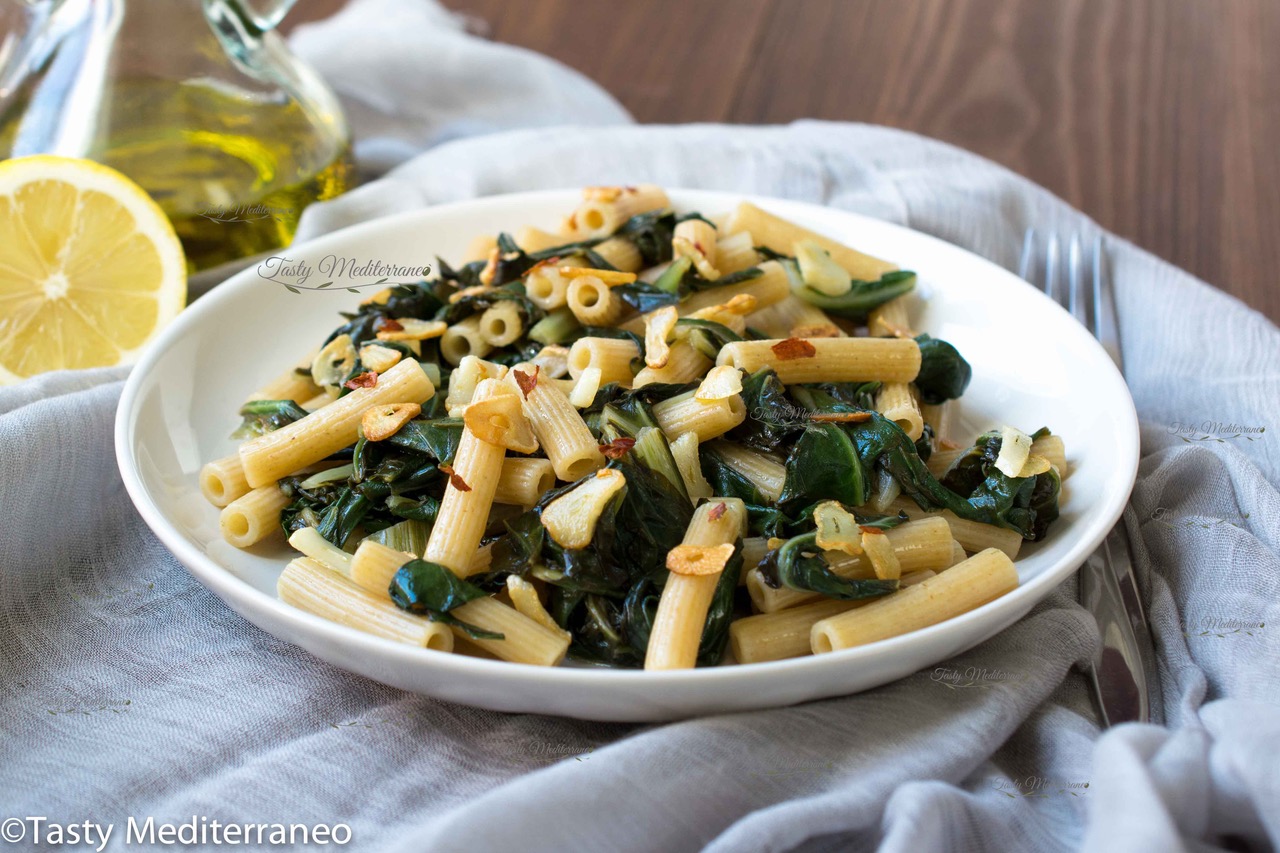 المعكرونة الحارة مع السلق على الطريقة المتوسطية – Tasty Mediterraneo
