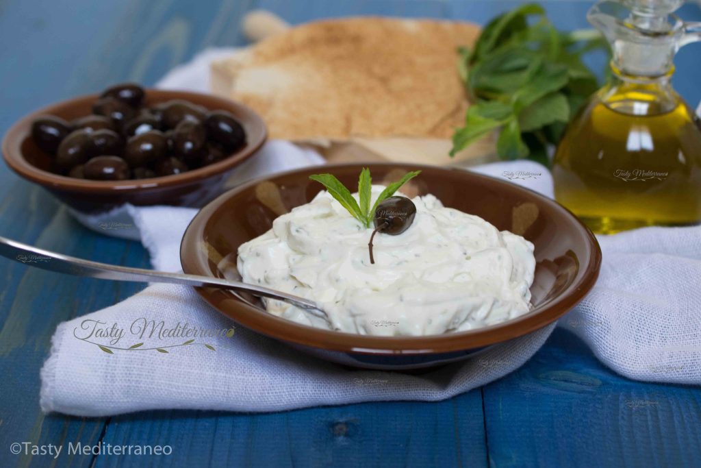 لبنه بالثوم والنعنع – Tasty Mediterraneo