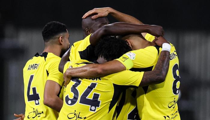 موسم واحد يكفي.. الاتحاد يستعيد لقب الدوري السعودي من الهلال
