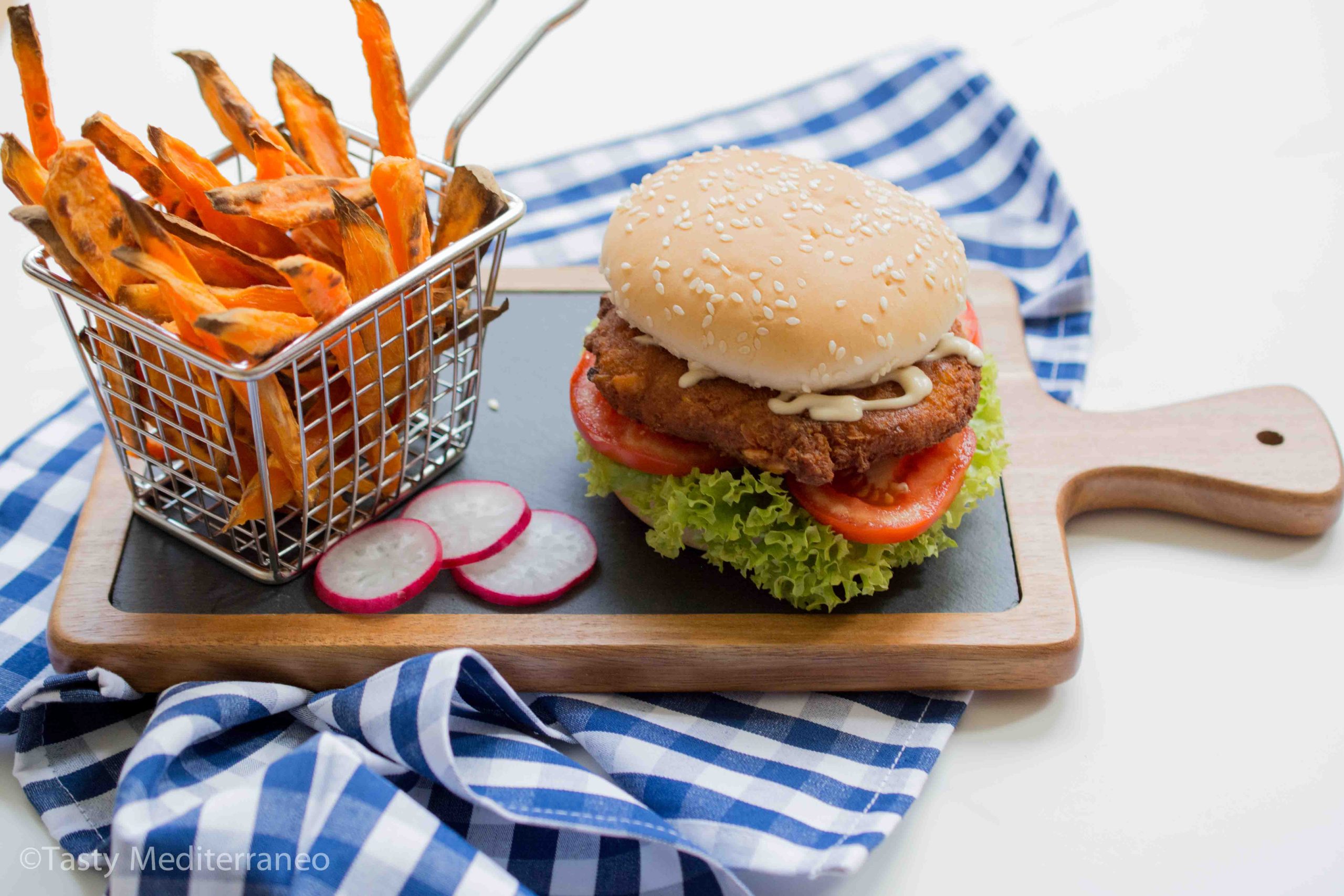 برغر الفلافل مع صلصة الطرطور اللبنانية – Tasty Mediterraneo