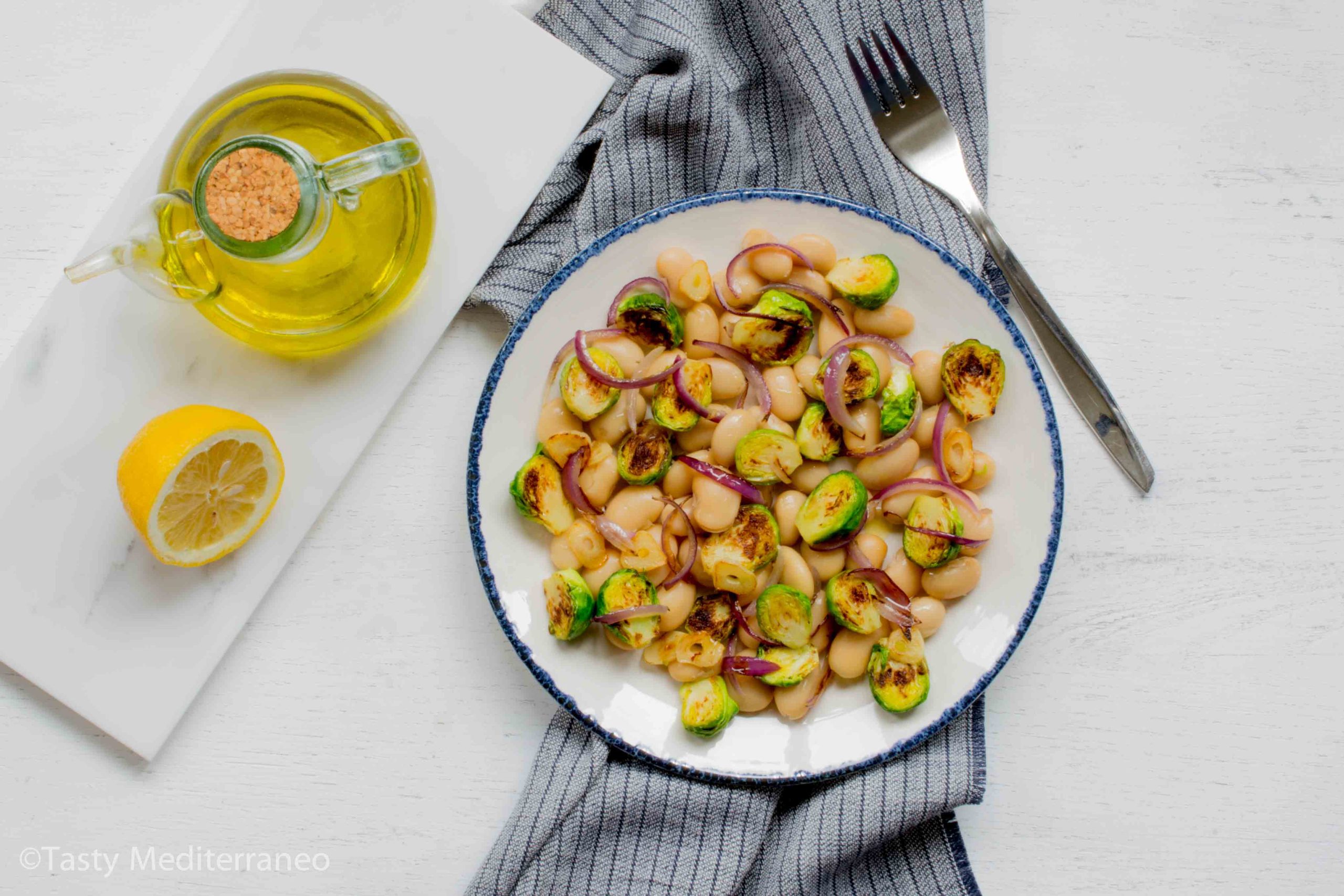 فاصوليا بيضاء بملفوف بروكسيل على الطريقة المتوسطية – Tasty Mediterraneo