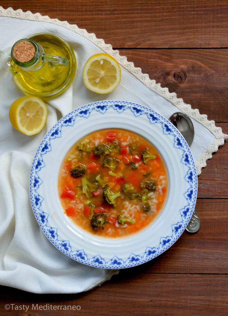 وصفة حساء الأرز والخضار – Tasty Mediterraneo