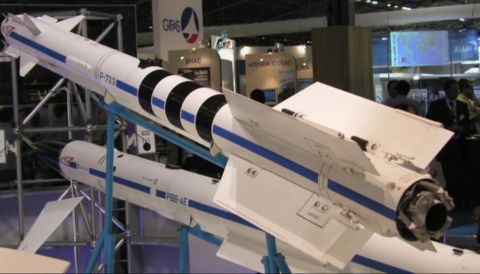 «R-73» في مهمة «انتحارية».. درع «هش» بوجه صواريخ روسيا