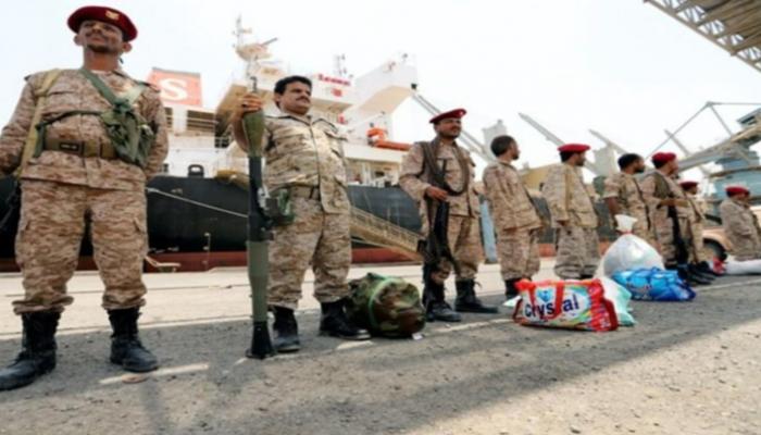 بعد إنذار إسرائيلي بإخلاء الموانئ.. انتشار حوثي مكثف بشوارع الحديدة