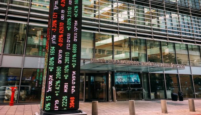 بورصة تل أبيب تفتح على انخفاض في أول جلسة بعد الهجمات الإسرائيلية الإيرانية