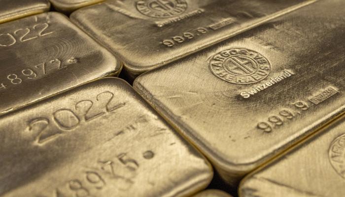 الذهب يهبط 1% في المعاملات الفورية إلى 3332.95 دولار للأوقية