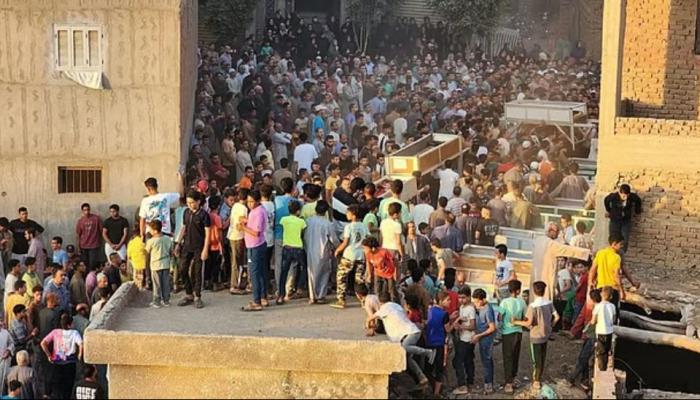 مأساة «فتيات العنب» في مصر.. تفاصيل مصرع 19 عاملة على الطريق الإقليمي