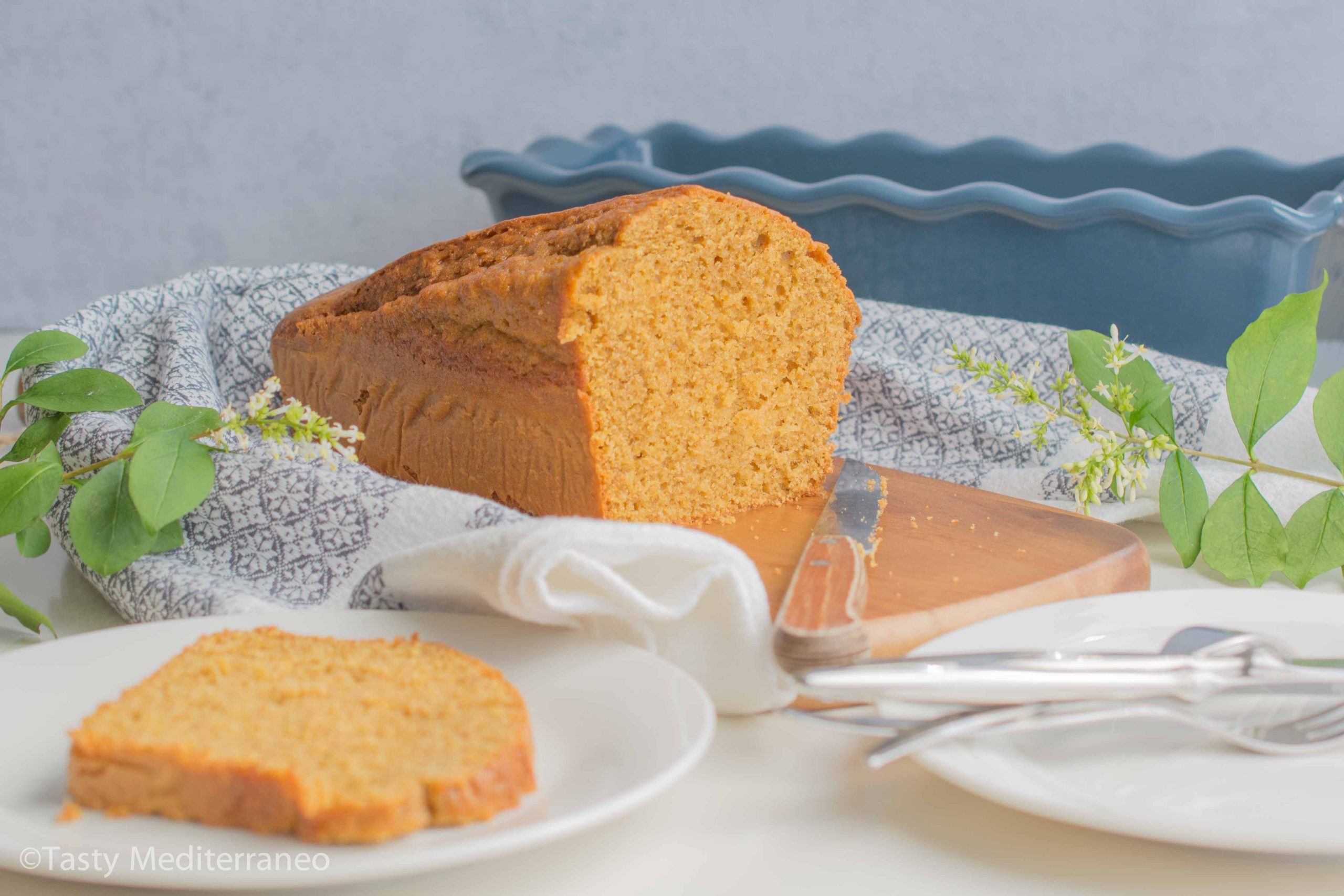 بريوش بالكركم (العقدة الصفراء) وزيت الزيتون الصافي البكر – Tasty Mediterraneo