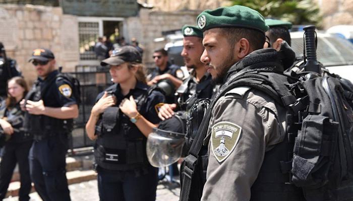 إصابة شرطيين بانفجار خلال تفتيش عن أسلحة وسط إسرائيل