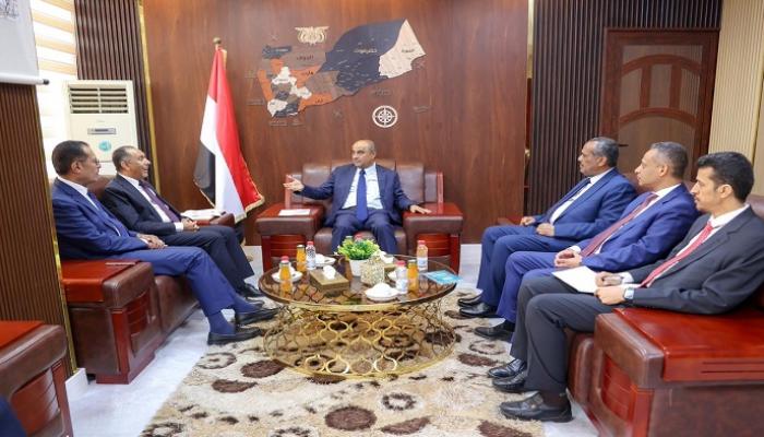 بعد تعافي الريال اليمني.. إجراءات حكومية حازمة لضبط الأسعار