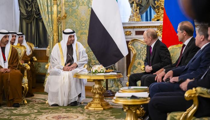 حصاد زيارة محمد بن زايد لروسيا.. مباحثات واتفاقيات ولفتات بالجملة