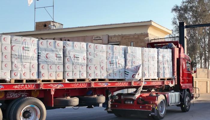 الإمارات تواصل دعمها الإنساني.. 128 شاحنة مساعدات دخلت غزة خلال أسبوعين عبر معبر رفح