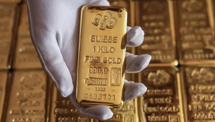 الذهب يحلق إلى مستوى قياسي جديد.. الأوقية تتجاوز حاجز الـ3800 دولار