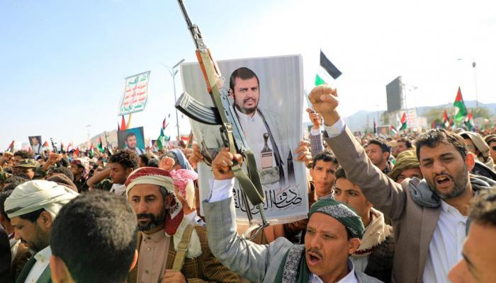لماذا يخشى الحوثيون موظفي الإغاثة.. «رهاب الحقيقة أم جنون الارتياب»؟