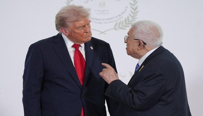 مصافحة «لافتة» بين ترامب وعباس في شرم الشيخ
