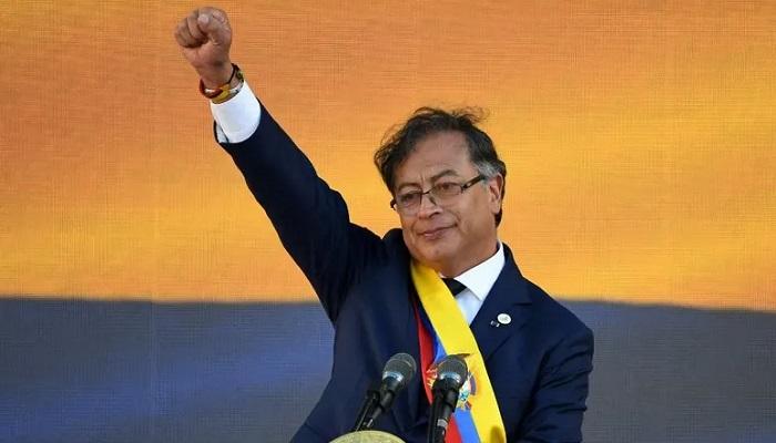 «الكاريبي يغلي».. حشد عسكري أمريكي غير مسبوق وعقوبات على بيترو