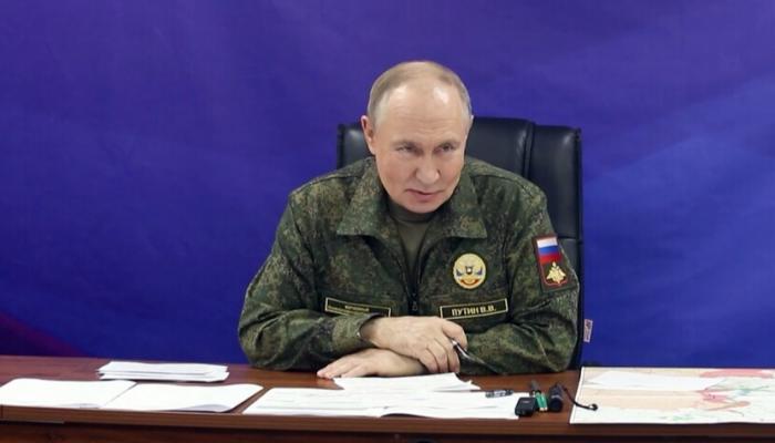 بوتين بالزي العسكري.. رسائل على جناح «نذير العاصفة»