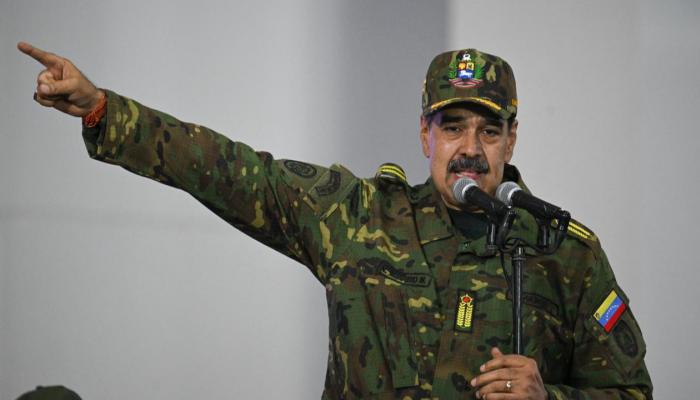 حديث عن «منفى» محتمل لرئيس فنزويلا.. فإلى أين؟