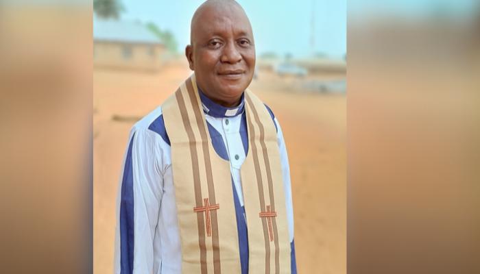 بعد شهر من الاختطاف.. مسلحون يقتلون قسا في نيجيريا