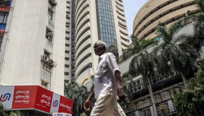صدمة المستثمرين.. الأسهم الهندية تسجل أكبر تراجع نسبي منذ 3 عقود