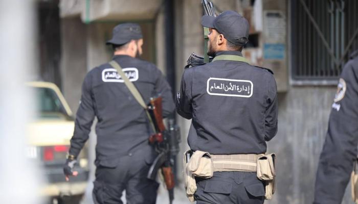 مقتل أربعة عناصر من الأمن السوري برصاص مسلّحين في ريف إدلب