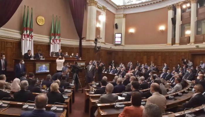 قانون جزائري يجرم الاستعمار الفرنسي.. ماذا يعني؟