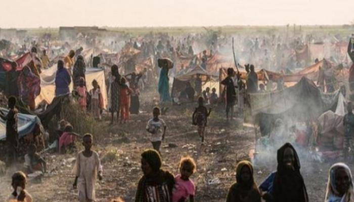 عام 2025.. جيش السودان يشهر سلاح «الإغاثة» ويغلق المعابر