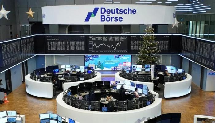 بعد عطلة الميلاد.. أسهم أوروبا تلامس مستوى قياسيا