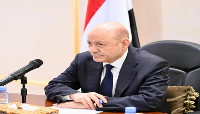 شرعية بلا بوصلة.. كيف تصنع قرارات «الرئاسي اليمني» صراعات عبثية؟