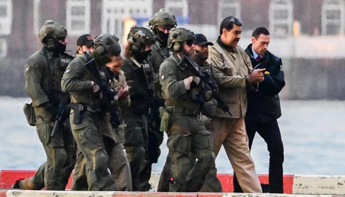 «ما زلت رئيسا».. مادورو يتمسك بمنصبه وينكر التهم أمام محكمة أمريكية