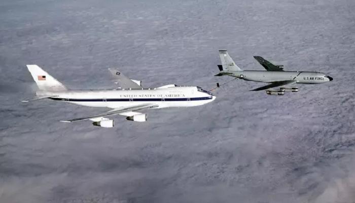 طائرة «يوم القيامة» الأمريكية تحلق وسط توترات عالمية وتثير التكهنات
