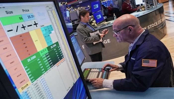 معركة كبرى في واشنطن تهز وول ستريت.. ترامب في صدام مع «الفيدرالي»