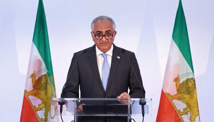 دعا لاستهداف الحرس الثوري.. نجل الشاه يتوقع سقوط النظام الإيراني