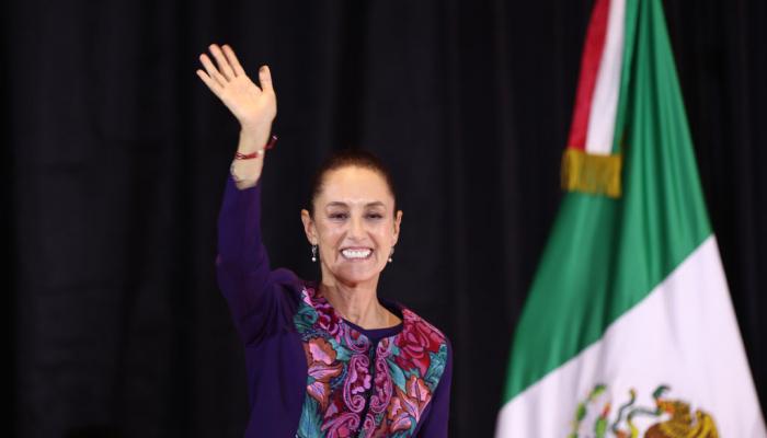 رئيسة المكسيك تحسم جدل استضافة كأس العالم 2026