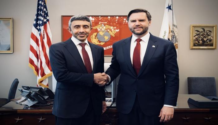 عبدالله بن زايد يبحث مع فانس العلاقات الاستراتيجية والقضايا الإقليمية