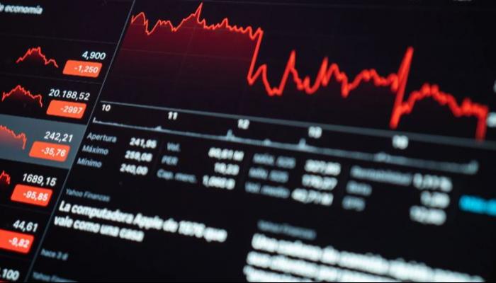 حرب إيران تضرب الأسواق.. قفزة في النفط والذهب وانهيار البورصات