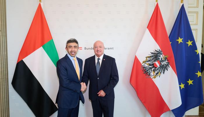 عبدالله بن زايد يبحث في النمسا تداعيات الاعتداءات الإيرانية