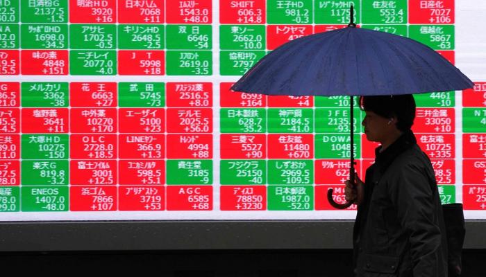 «نيكي» الياباني يهوي 5% مع ارتفاع أسعار النفط