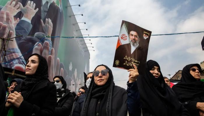 اختيار «مخالف لوصية الوالد».. كواليس فوز مجتبى بـ«صراع العروش» الإيراني