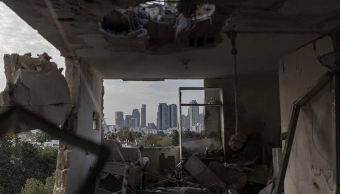 47 مصابا وانهيار مبنى في هجوم إيراني استهدف منطقة ديمونة جنوب إسرائيل