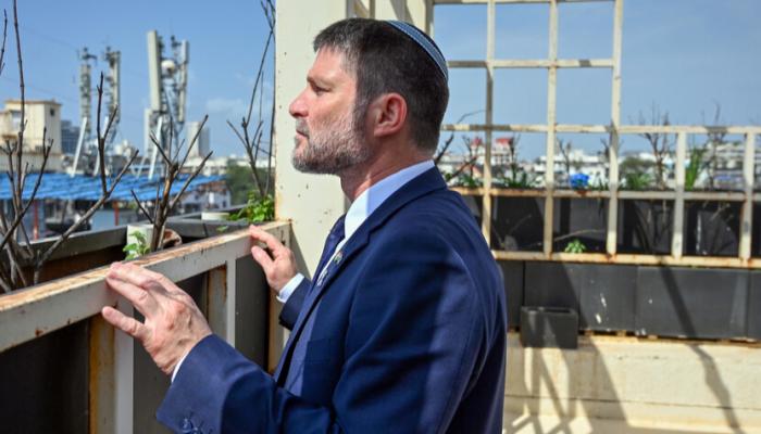 زيت فوق النار.. سموتريتش يدعو لضم جنوب لبنان إلى إسرائيل